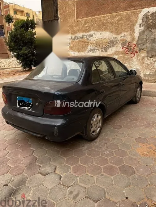 هيونداي اكسنت 1999 أزرق غامق مستعملة للبيع - 3