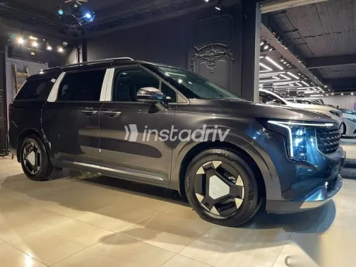 كيا كارنفال 2025 رمادي جديدة للبيع - 1