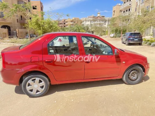 رينو لوجان 2013 أحمر غامق مستعملة للبيع - 2