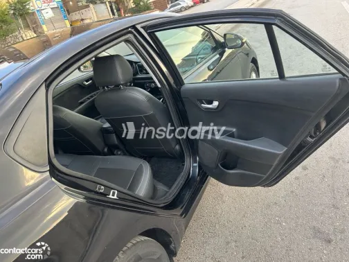 Kia Rio 2019 White Used for Sale - 3