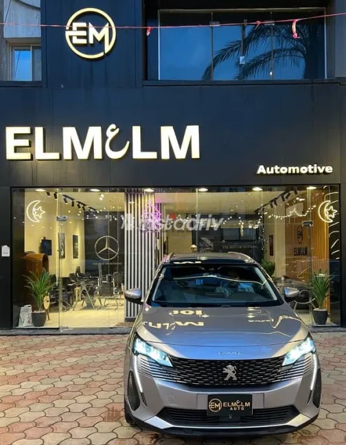 بيجو 5008 2021 فضي مستعملة للبيع - 3