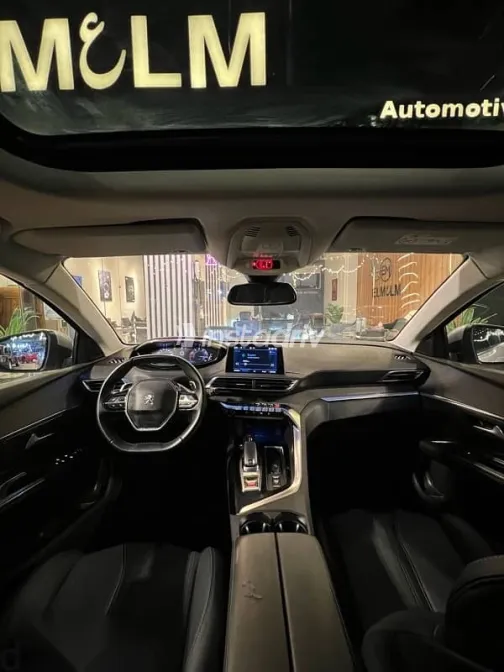 بيجو 5008 2021 فضي مستعملة للبيع - 5