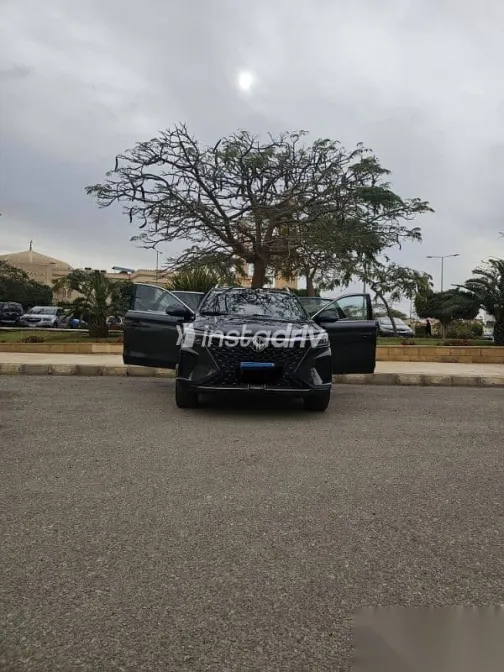 ام جى ار اكس 5 2024 رمادي مستعملة للبيع - 1