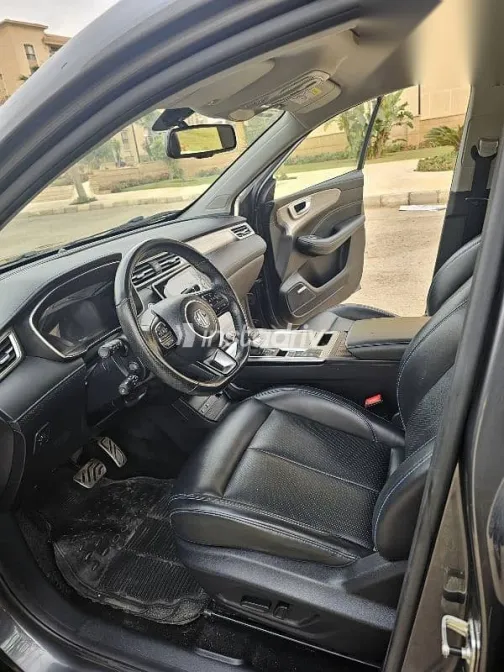 ام جى ار اكس 5 2024 رمادي مستعملة للبيع - 5