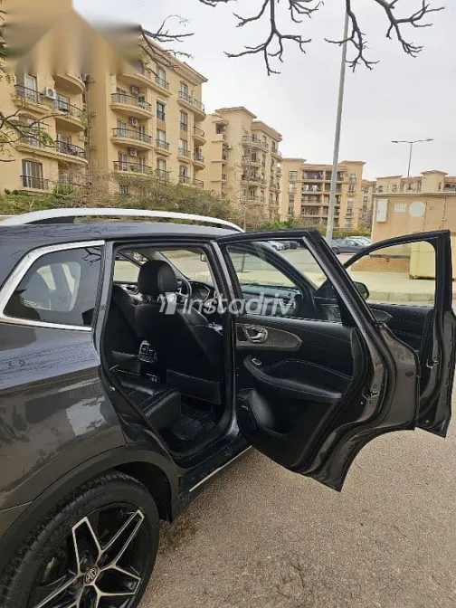 ام جى ار اكس 5 2024 رمادي مستعملة للبيع - 8