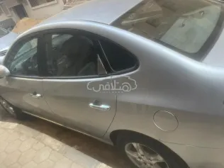 هيونداي إلنترا 2011 فضي مستعملة للبيع