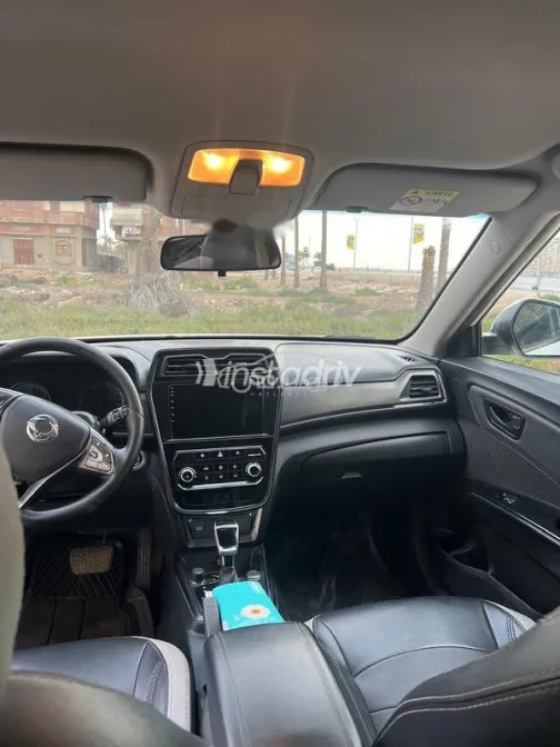 سانج يونج تيفولى XLV 2021 أبيض مستعملة للبيع - 2