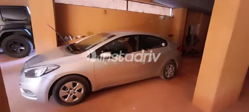 كيا سيراتو 2014 فضي مستعملة للبيع - 2