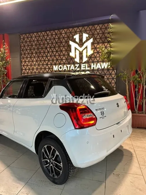Suzuki Swift 2022 White Used for Sale - 10