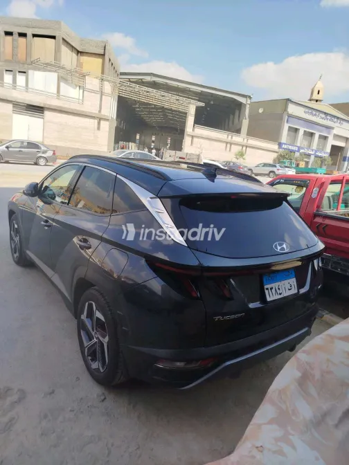 هيونداي توسان 2022 أبيض مستعملة للبيع - 2