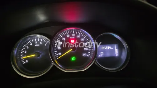 رينو لوجان 2016 أبيض مستعملة للبيع - 5