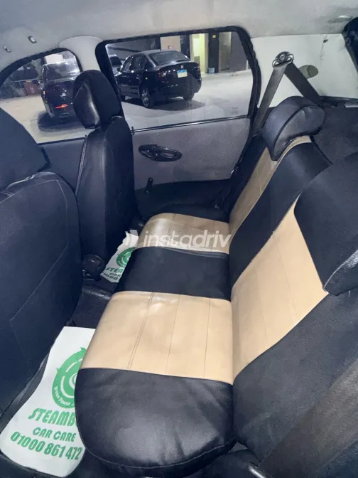 فيات بونتو 2002 أبيض مستعملة للبيع - 4