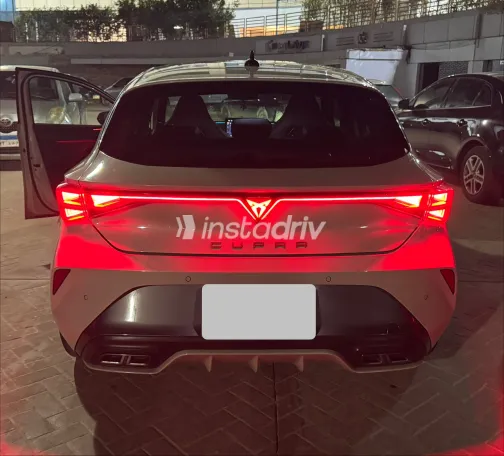 كوبرا ليون 2025 أبيض مستعملة للبيع - 5