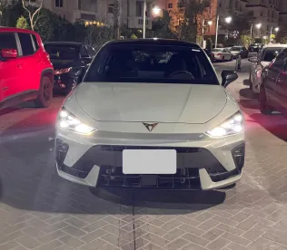 كوبرا ليون 2025 أبيض مستعملة للبيع