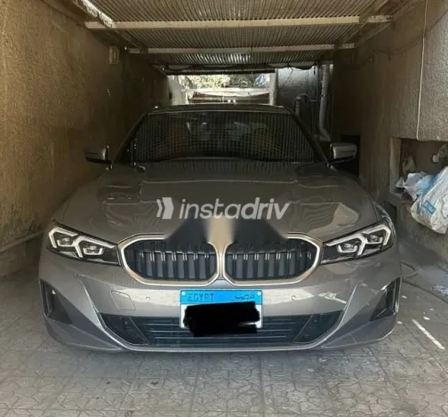 بي ام دبليو 320 2023 رمادي مستعملة للبيع - 1