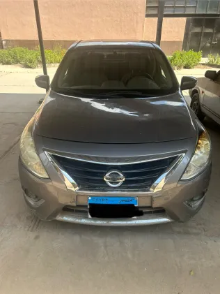 نيسان صنى 2017 أبيض مستعملة للبيع