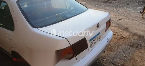 نيسان صنى 2000 أبيض مستعملة للبيع - 1