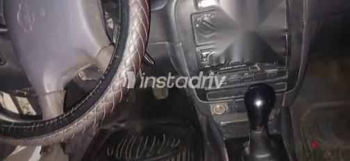 نيسان صنى 2000 أبيض مستعملة للبيع - 4