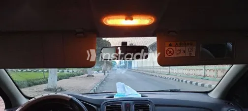 رينو لوجان 2015 ذهبي مستعملة للبيع - 8