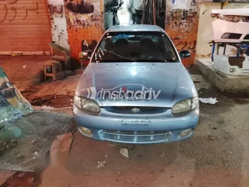 هيونداي اكسنت 2000 أزرق غامق مستعملة للبيع - 1