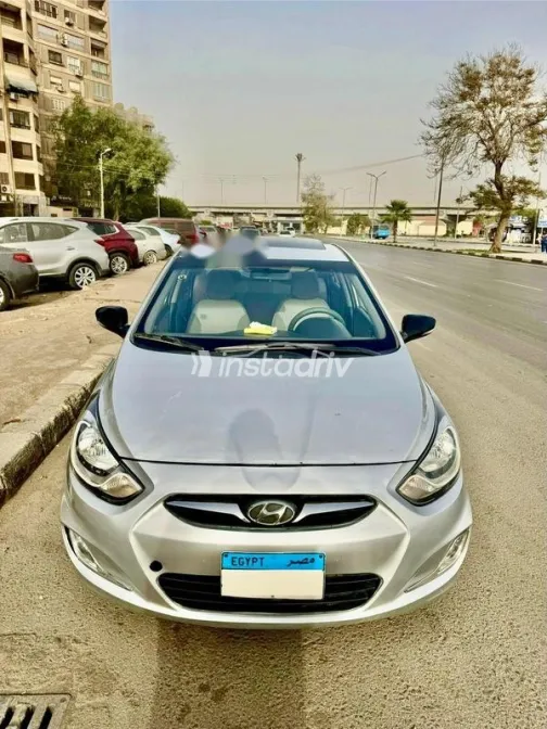 هيونداي اكسنت RB 2017 فضي مستعملة للبيع - 5