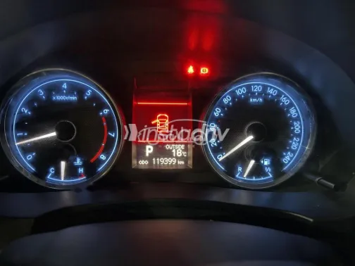 تويوتا كورولا 2014 فضي مستعملة للبيع - 6