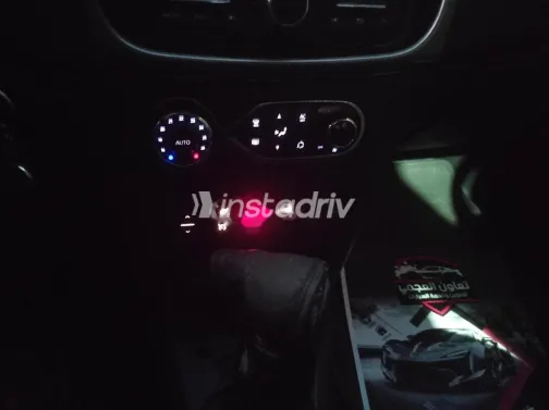 رينو لوجان 2016 أسود مستعملة للبيع - 2