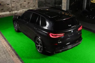 بي ام دبليو X5 2021 أبيض مستعملة للبيع