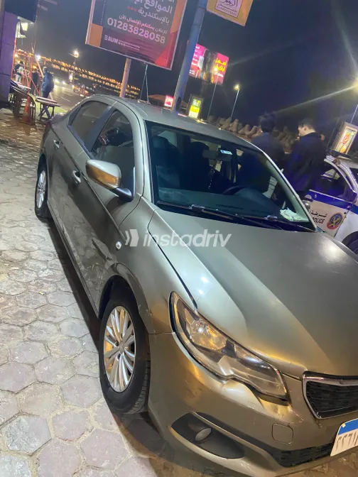 بيجو 301 2018 أبيض مستعملة للبيع - 6