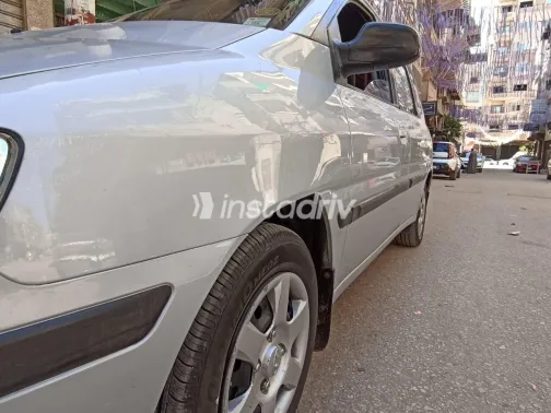 Hyundai Matrix 2006 White Used for Sale - 1