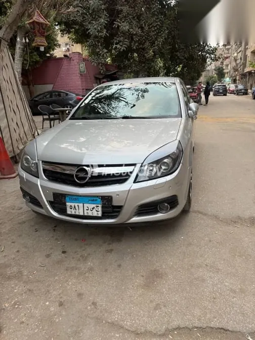 اوبل فيكترا 2008 فضي مستعملة للبيع - 1