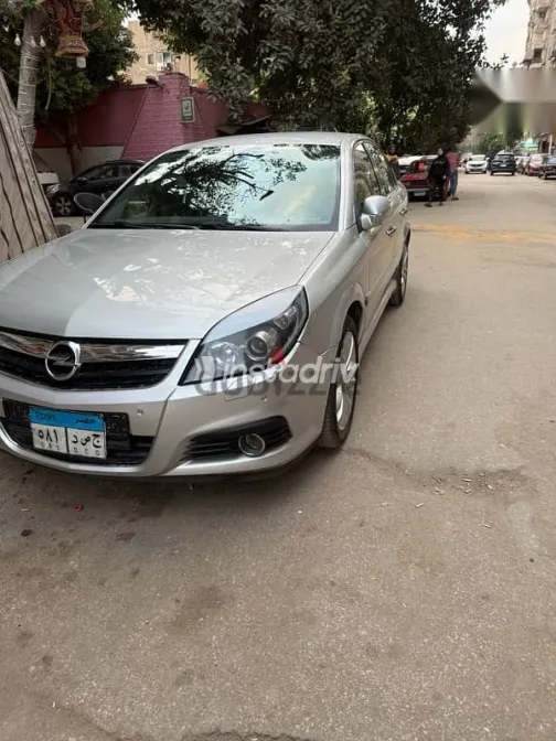 اوبل فيكترا 2008 فضي مستعملة للبيع - 3