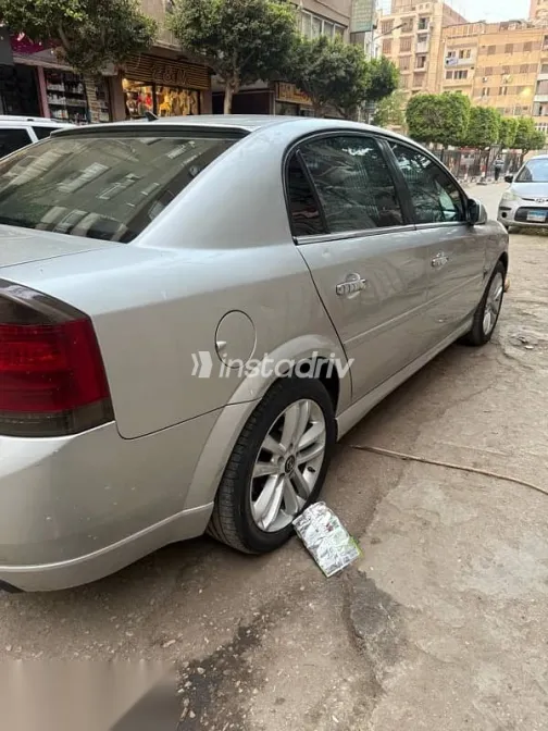 اوبل فيكترا 2008 فضي مستعملة للبيع - 6