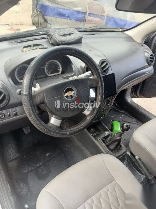 شيفروليه افيو 2013 رمادي مستعملة للبيع - 9