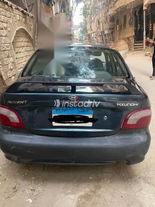هيونداي اكسنت 1999 أزرق غامق مستعملة للبيع - 3