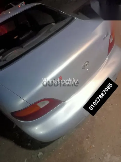 هيونداي إلنترا 1998 فضي مستعملة للبيع - 4