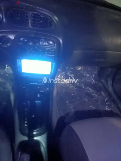 هيونداي إلنترا 1998 فضي مستعملة للبيع - 7