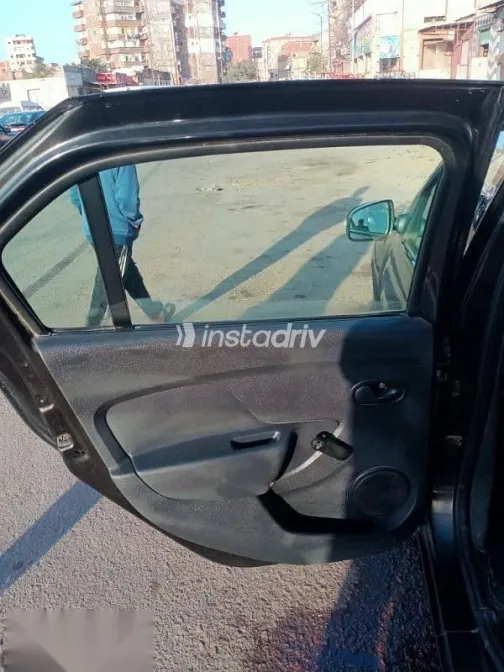 رينو لوجان 2015 أسود مستعملة للبيع - 5