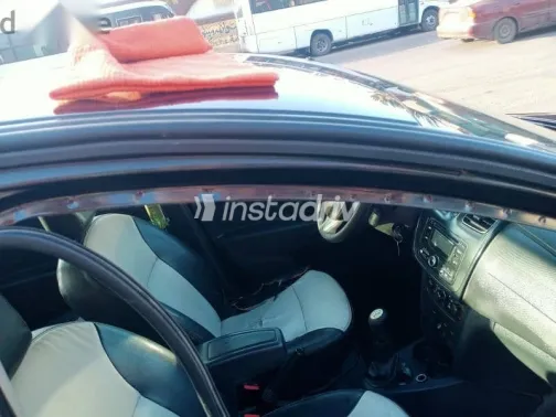 رينو لوجان 2015 أسود مستعملة للبيع - 10