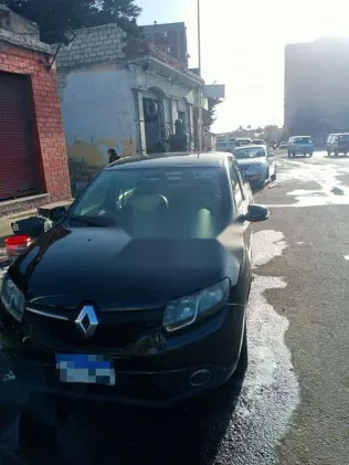 رينو لوجان 2015 أسود مستعملة للبيع