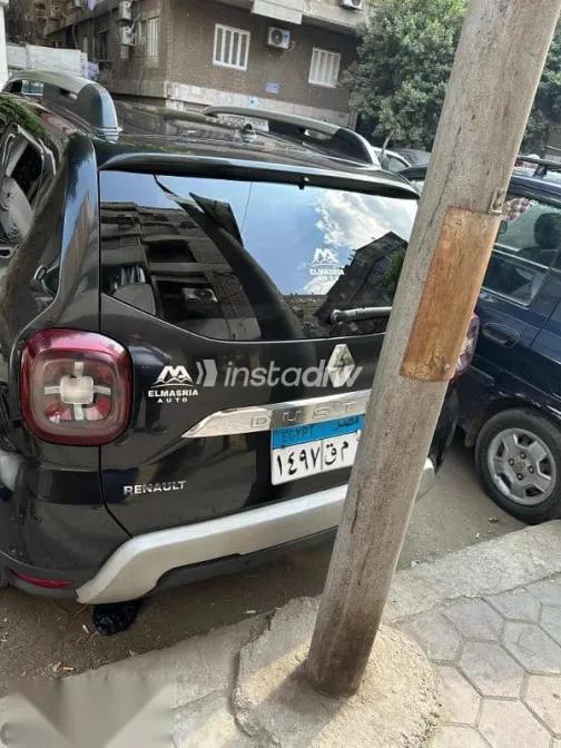 رينو داستر 2021 أسود مستعملة للبيع - 4