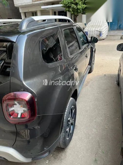 رينو داستر 2021 أسود مستعملة للبيع - 5