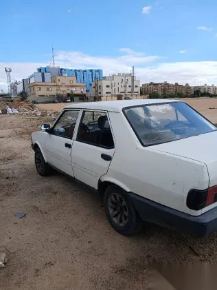 فيات شاهين 2001 أبيض مستعملة للبيع