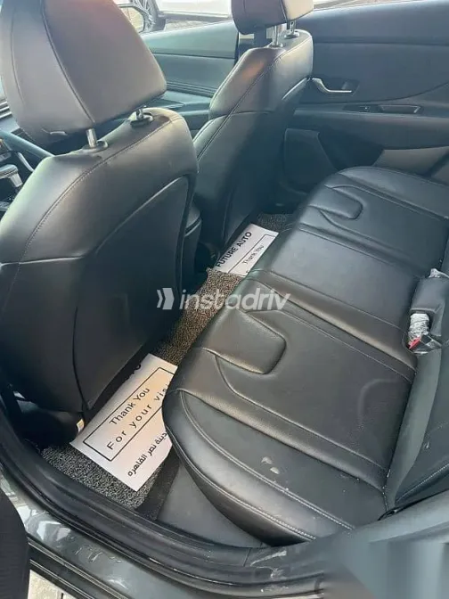 هيونداي افانتي 2021 رمادي مستعملة للبيع - 3