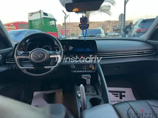 هيونداي افانتي 2021 رمادي مستعملة للبيع - 4