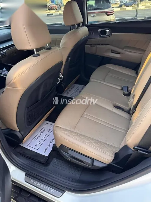 Kia Sorento 2025 White Used for Sale - 10