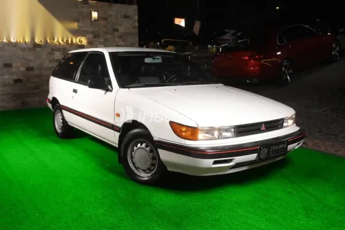 ميتسوبيشي كولت 1990 أبيض مستعملة للبيع - 2