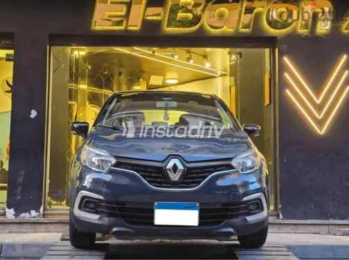 Renault Captur 2019 Gray Used for Sale - 2