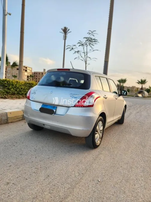 Suzuki Swift 2015 Silver Used for Sale - 3