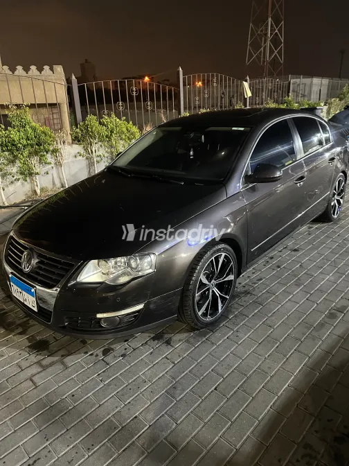 Volkswagen Passat 2010 White Used for Sale - 3